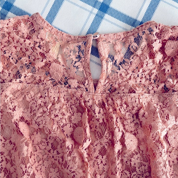 Monteau Lace Sweetheart Quarter Sleeve Flowy Blouse - Picture 3 of 4